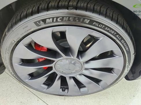 Used 2023 Tesla Model Y Performance image 56