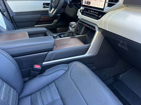 Used 2025 Toyota Sequoia Capstone image 17