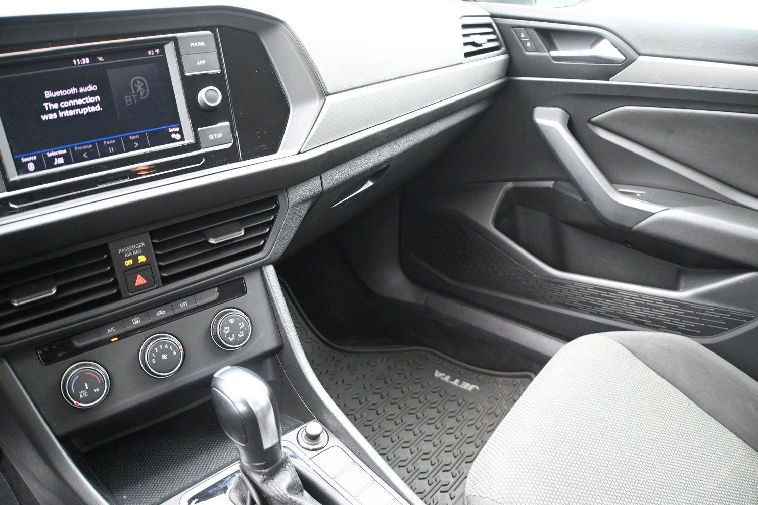 Used 2019 Volkswagen Jetta S w/ Driver Assistance Package FWD image 4