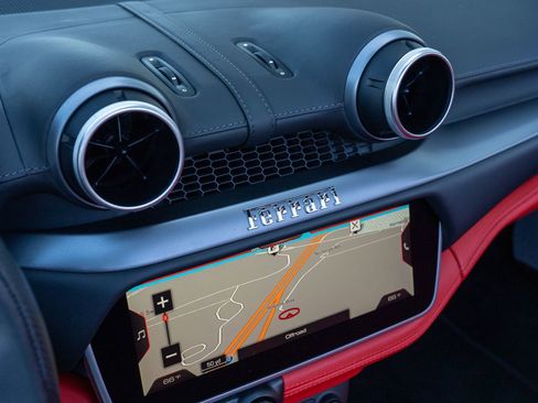 Certified 2019 Ferrari Portofino image 42