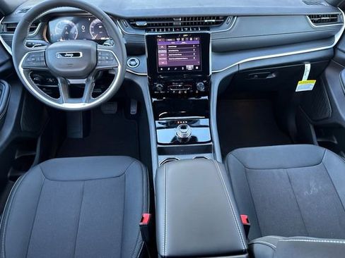 New 2025 Jeep Grand Cherokee Laredo X RWD image 5