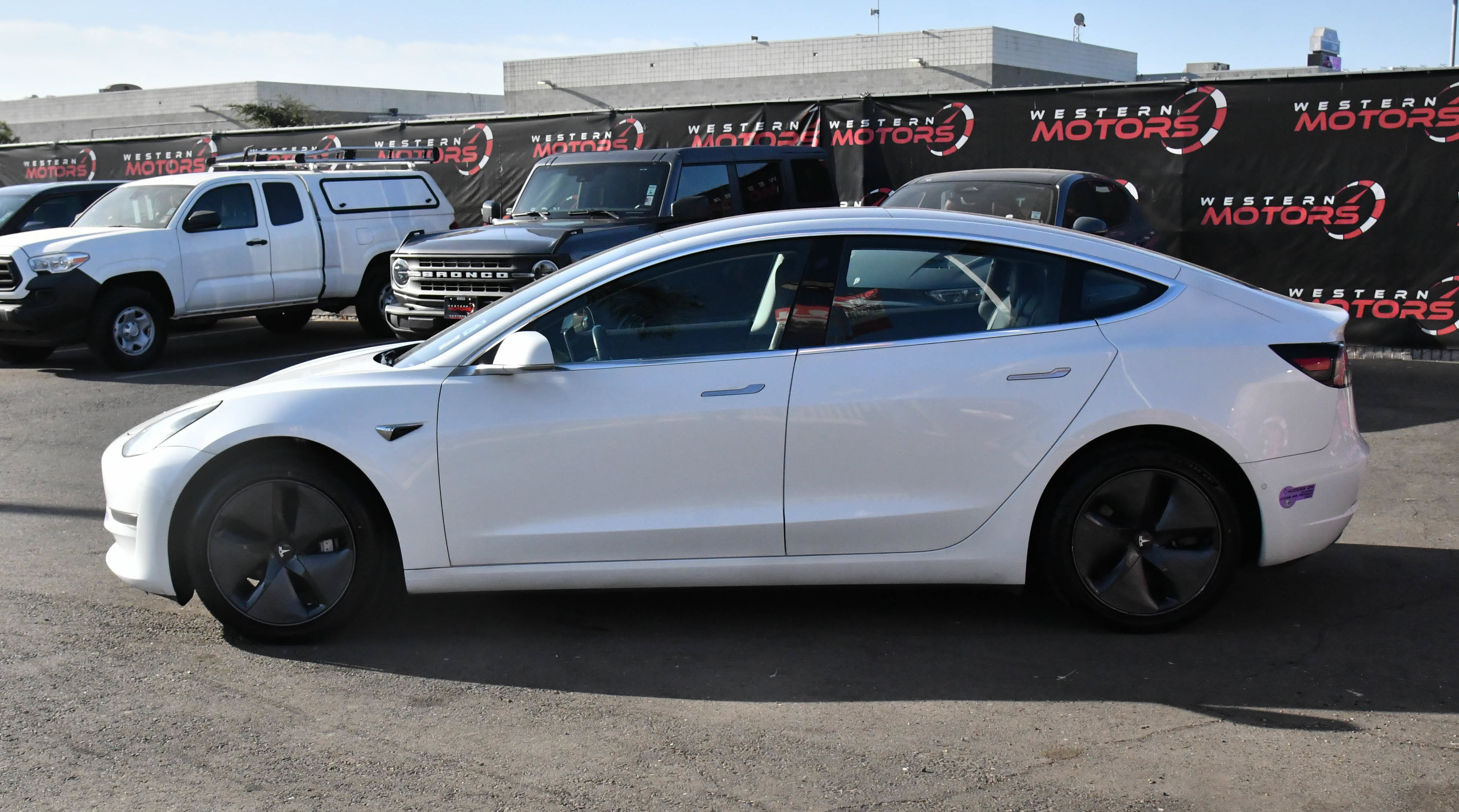 Used 2018 Tesla Model 3 Long Range RWD image 4