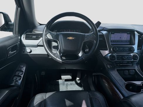Used 2018 Chevrolet Suburban LT image 19