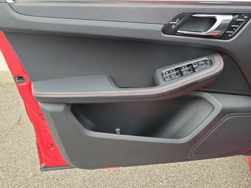 Certified 2024 Porsche Macan GTS AWD/4WD image 23