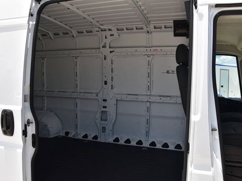 Used 2022 RAM ProMaster 2500 FWD image 11