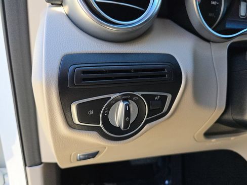 Used 2022 Mercedes-Benz GLC 300 4MATIC image 33