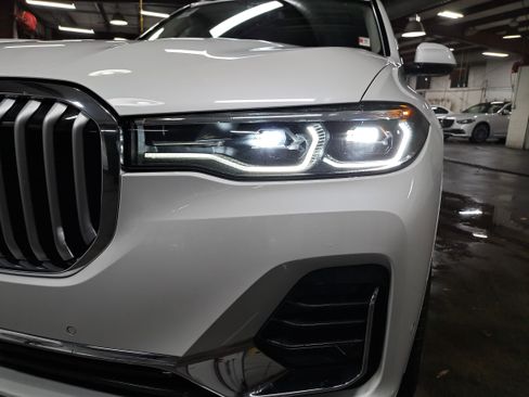 Used 2022 BMW X7 xDrive40i w/ Executive Package image 34