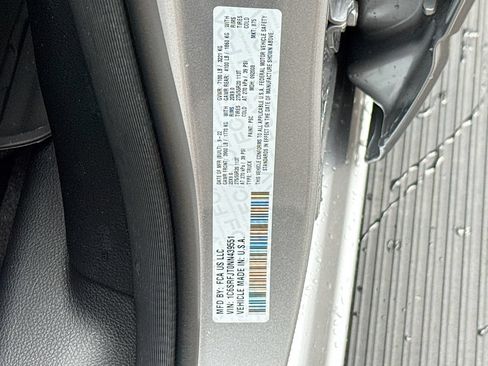 Used 2022 RAM 1500 Laramie AWD/4WD image 36