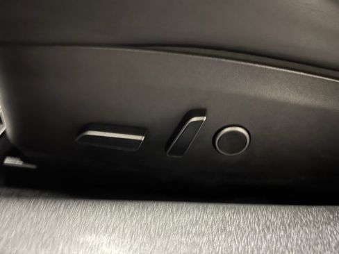 Used 2023 Tesla Model 3 Standard Range image 16