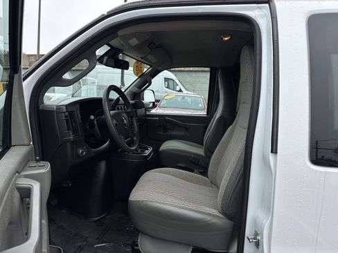 Used 2024 Chevrolet Express 3500 LT w/ LT Preferred Equipment Group image 21