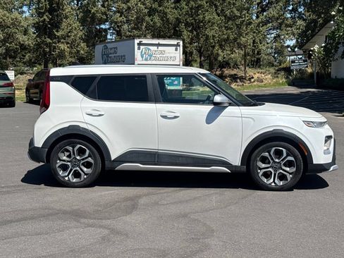Used 2020 Kia Soul X-Line FWD image 3