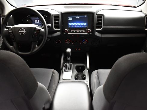 Used 2023 Nissan Frontier SV image 13