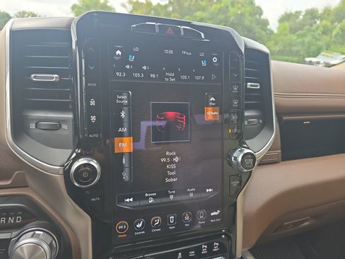 Used 2021 RAM 1500 Laramie w/ Laramie Southwest Edition RWD image 17