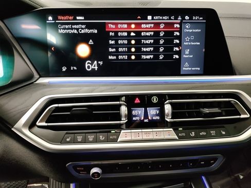 Used 2022 BMW X7 xDrive40i w/ Cold Weather Package image 24