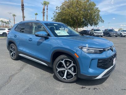 New 2025 Volkswagen Tiguan SE