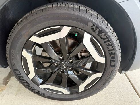Used 2024 Kia Telluride EX w/ EX Captain's Chair Package AWD/4WD image 21