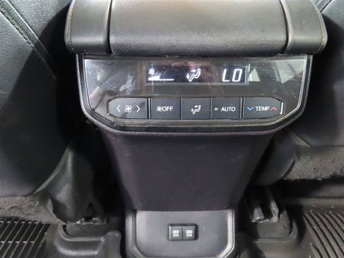 Used 2021 Toyota Highlander XSE FWD image 36