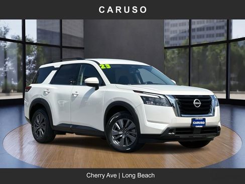 Used 2023 Nissan Pathfinder SV image 1