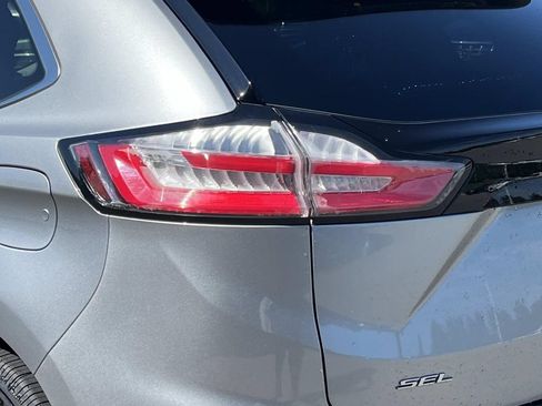 Used 2021 Ford Edge SEL w/ Convenience Package AWD/4WD image 10