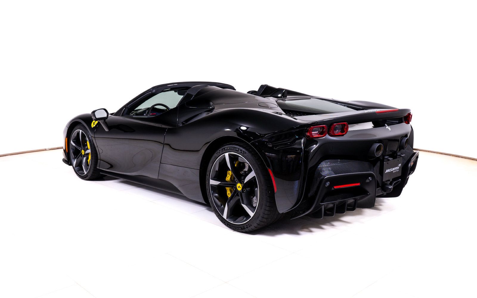 Used 2022 Ferrari SF90 Spider AWD/4WD image 5