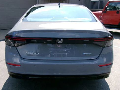 Used 2024 Honda Accord EX-L image 5