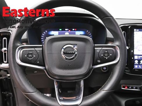 Used 2024 Volvo XC40 B5 Core AWD/4WD image 10