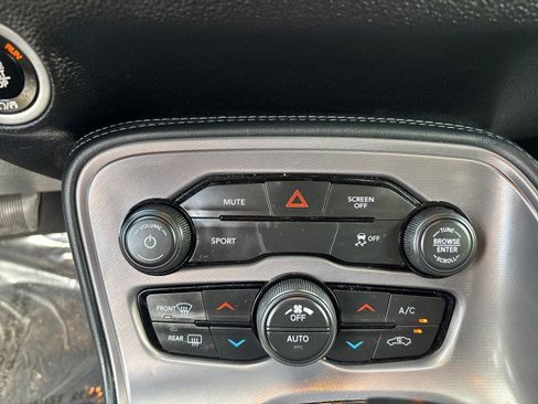 Used 2023 Dodge Challenger SXT image 17