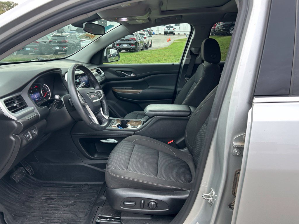 Used 2020 GMC Acadia SLE w/ Driver Convenience Package FWD image 6