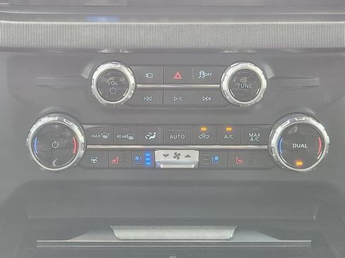 Used 2025 Ford F250 Platinum image 17