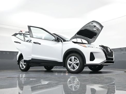 Certified 2025 Nissan Kicks Play S FWD image 45