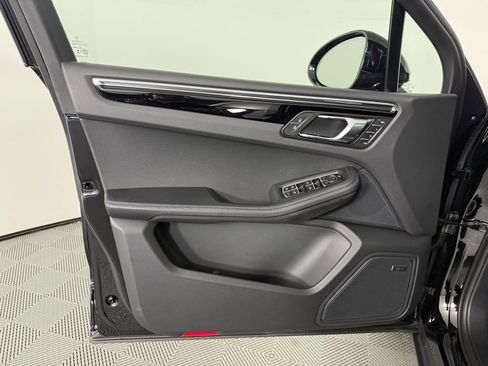 New 2026 Porsche Macan AWD/4WD image 19