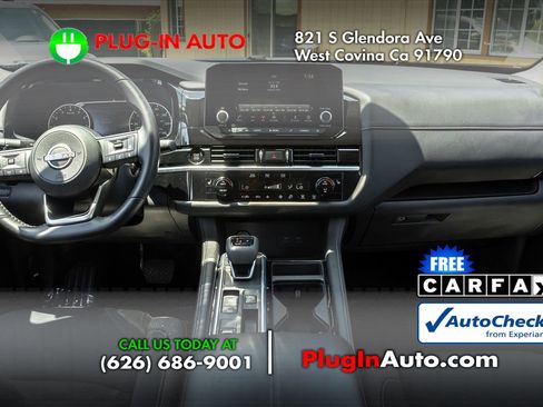 Used 2025 Nissan Pathfinder SV FWD image 16