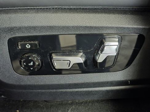 Certified 2023 BMW X5 xDrive40i w/ Executive Package image 18