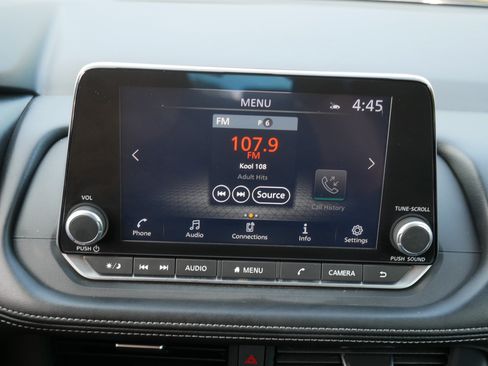 Certified 2024 Nissan Rogue SV AWD/4WD image 22
