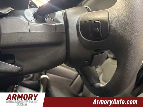 Used 2023 Jeep Renegade Latitude image 12