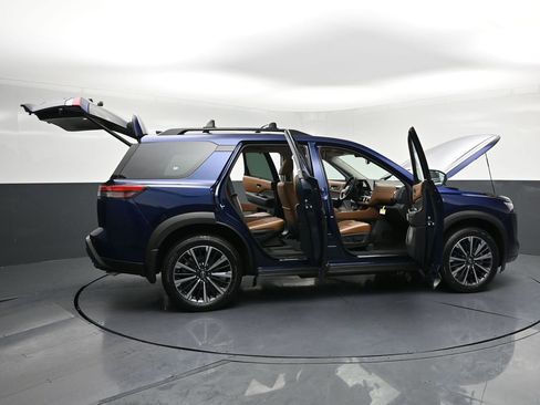 New 2026 Nissan Pathfinder Platinum AWD/4WD image 37