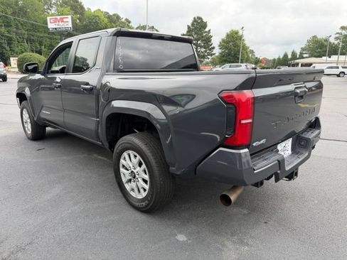 Used 2024 Toyota Tacoma SR5 AWD/4WD image 7