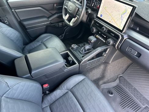 Used 2025 Toyota 4Runner TRD Off-Road Premium AWD/4WD image 16