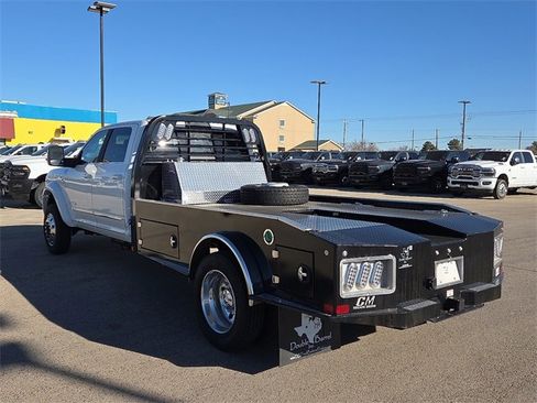 New 2024 RAM 4500 4x4 Crew Cab DRW image 3