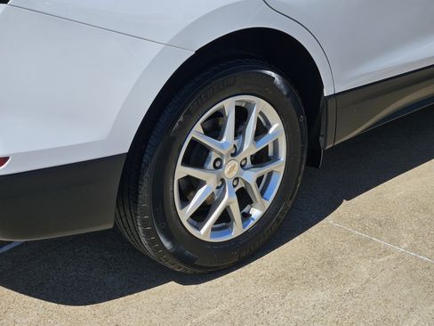 Used 2023 Chevrolet Equinox LT image 9