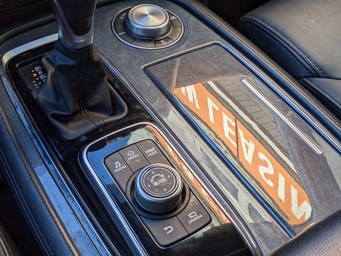 Used 2021 Nissan Armada SV image 19