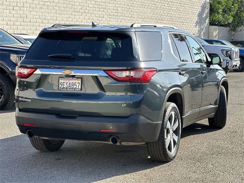 Used 2020 Chevrolet Traverse LT w/ LT Premium Package image 4
