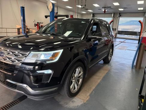 Used 2018 Ford Explorer Limited w/ Equipment Group 301A AWD/4WD image 7
