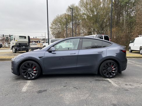 Used 2023 Tesla Model Y Performance image 6