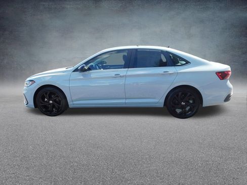 Used 2025 Volkswagen Jetta SE FWD image 6