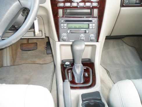 Used 2003 Volvo S40 image 36