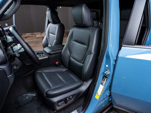 Used 2025 Toyota Land Cruiser image 30