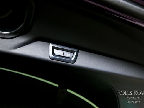 Used 2020 Rolls-Royce Cullinan Black Badge AWD/4WD image 27