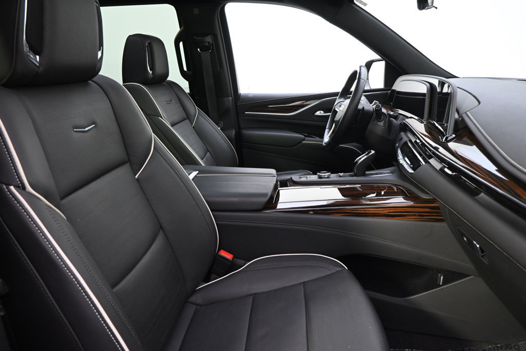 Used 2023 Cadillac Escalade Premium Luxury AWD/4WD image 16