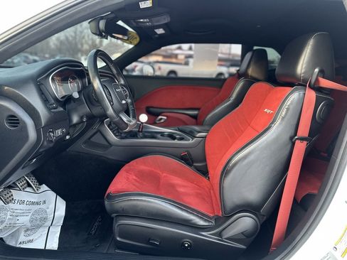Used 2015 Dodge Challenger SRT w/ Technology Group image 12